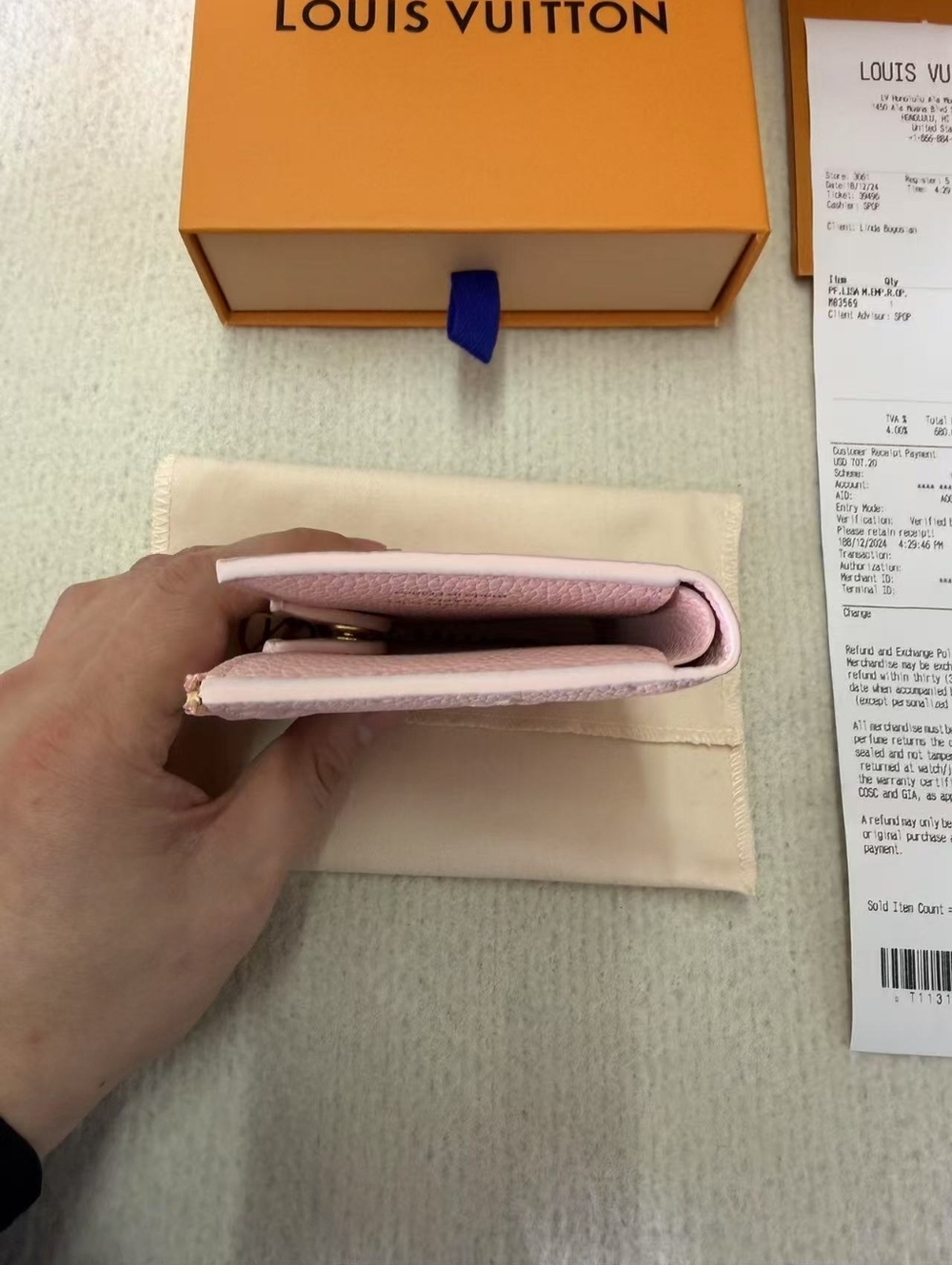 Louis Vuitton Lisa Wallet - Picture 6 of 15